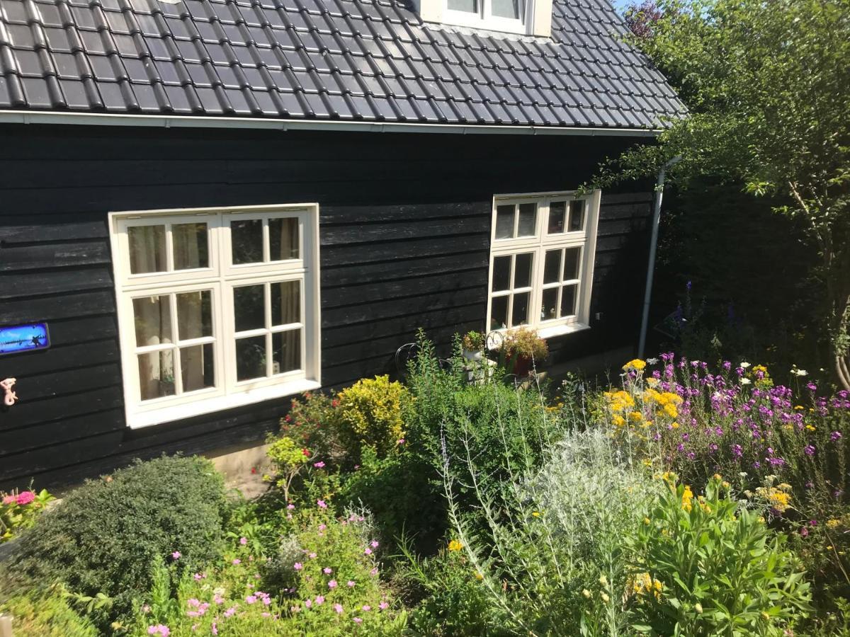 T Huuske Tuinappartement Met Fantastisch Uitzicht, Nabij Zee Zonnemaire Extérieur photo