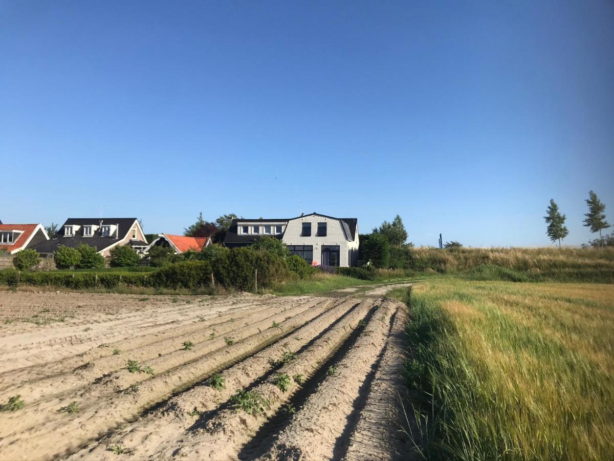 T Huuske Tuinappartement Met Fantastisch Uitzicht, Nabij Zee Zonnemaire Extérieur photo