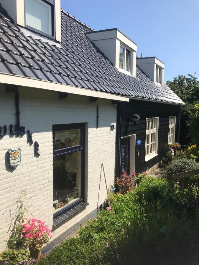 T Huuske Tuinappartement Met Fantastisch Uitzicht, Nabij Zee Zonnemaire Extérieur photo