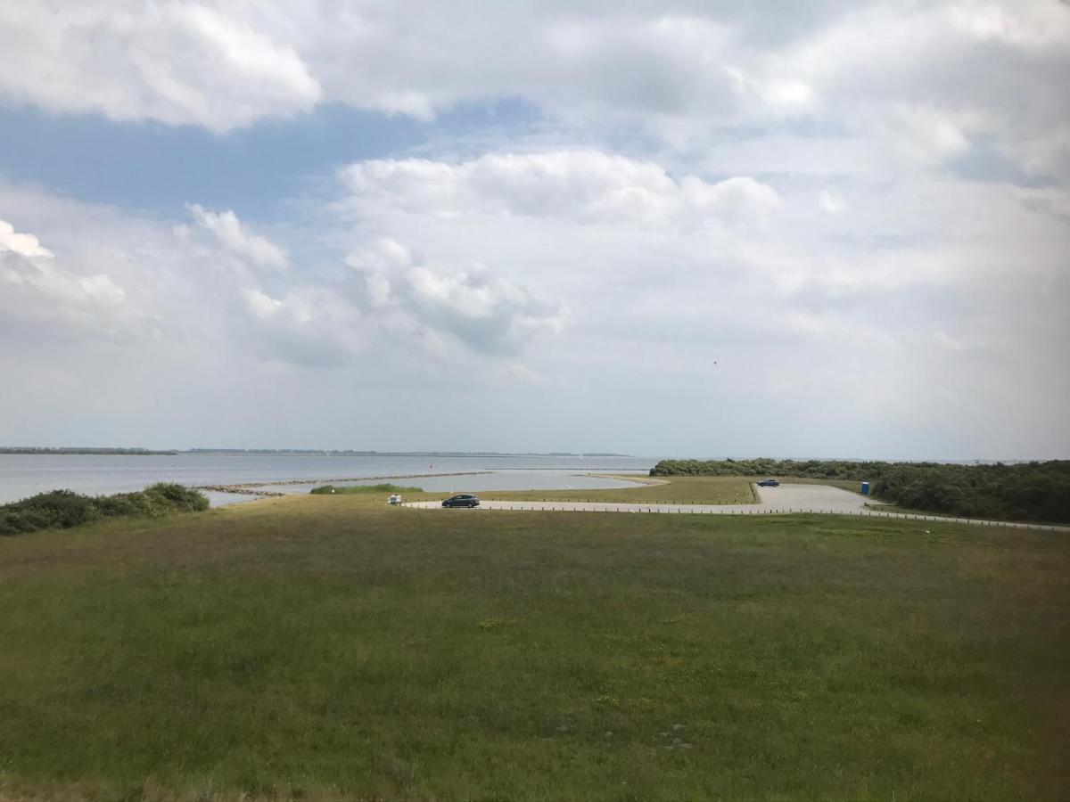 T Huuske Tuinappartement Met Fantastisch Uitzicht, Nabij Zee Zonnemaire Extérieur photo