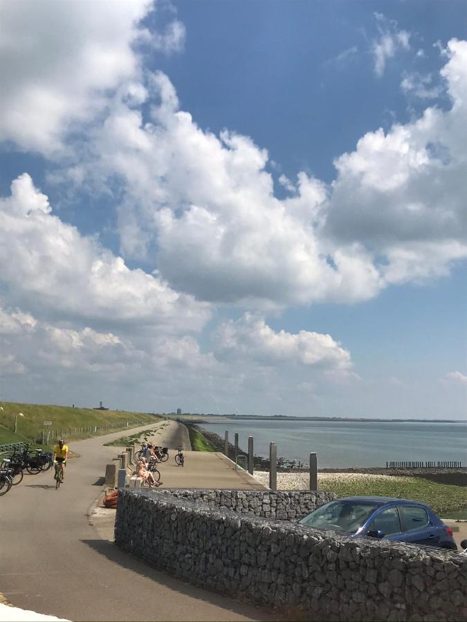 T Huuske Tuinappartement Met Fantastisch Uitzicht, Nabij Zee Zonnemaire Extérieur photo